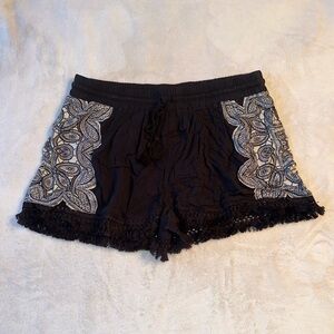 Flowy Shorts With Fringe